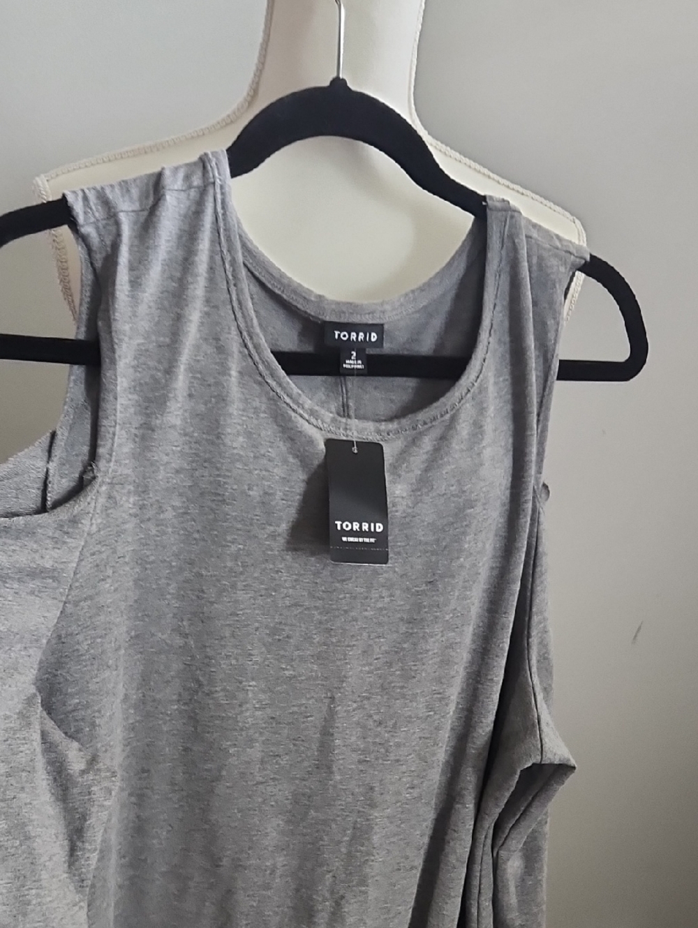 Torrid Cold Shoulder - Picture 4 of 4